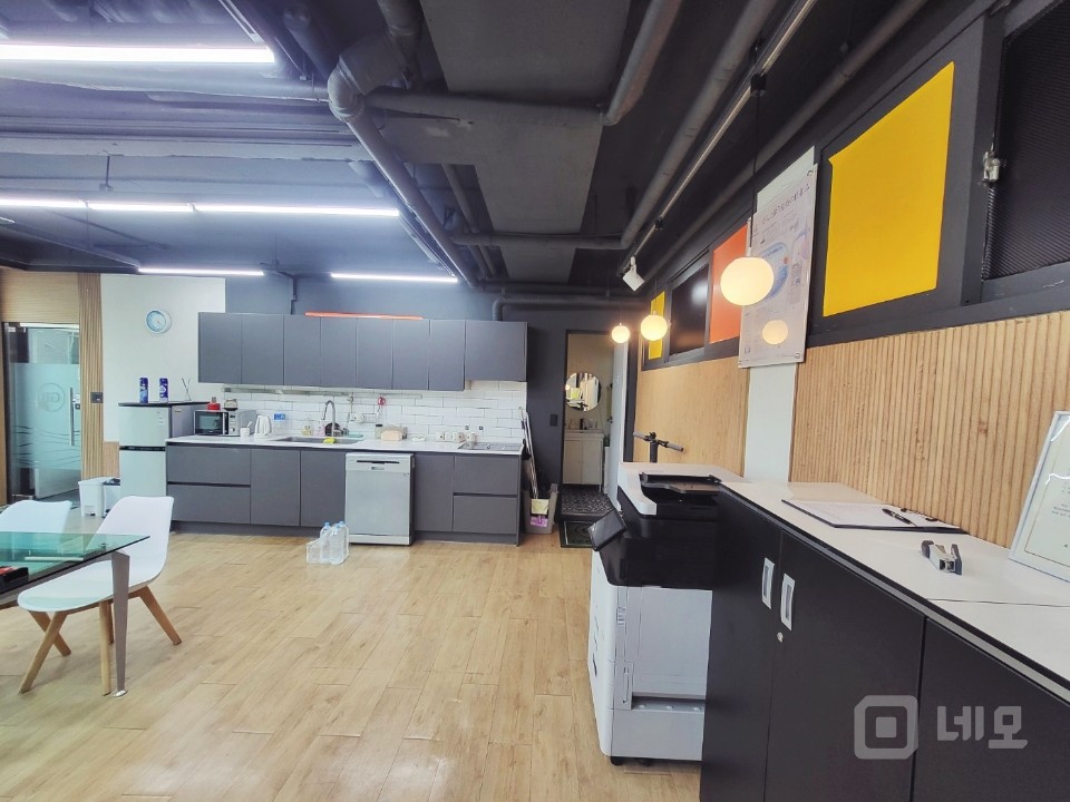 특급 디자인 사무실 채광 GOOD 빠른입주가능한 공간  매물의 14번째 사진