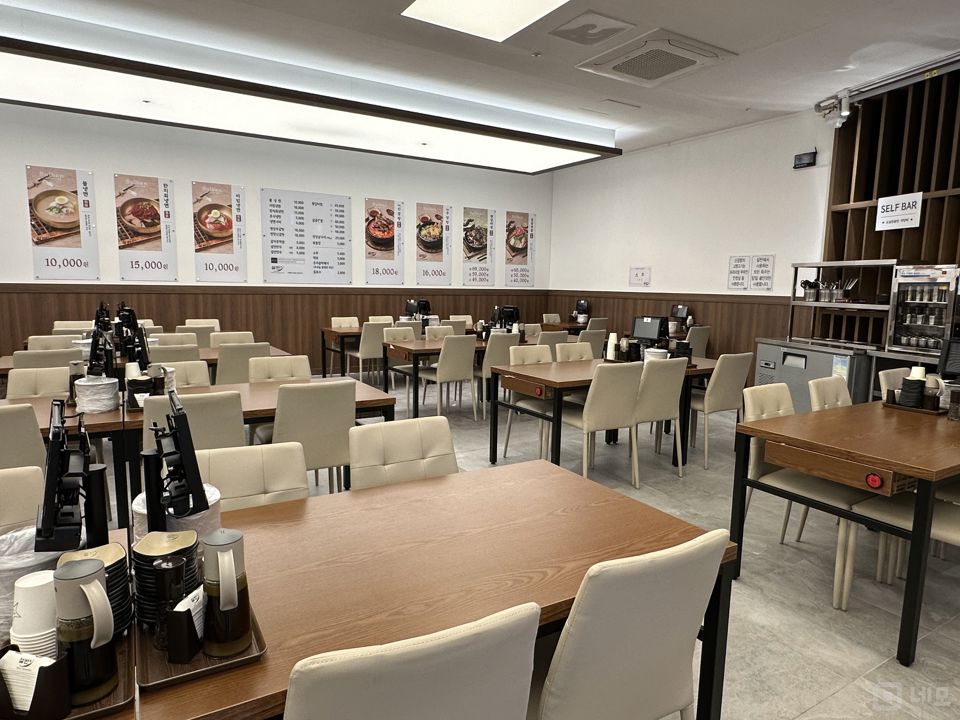 장항동 대로변 코너에 위치한 음식점 매물의 1번째 사진