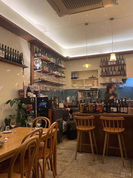 상호 양도양수 가능, 금호동4가 와인바 매물의 1번째 사진