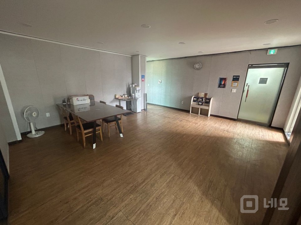초역세권과 테라스가 있는 깔끔한 건물 6층 매물의 2번째 사진