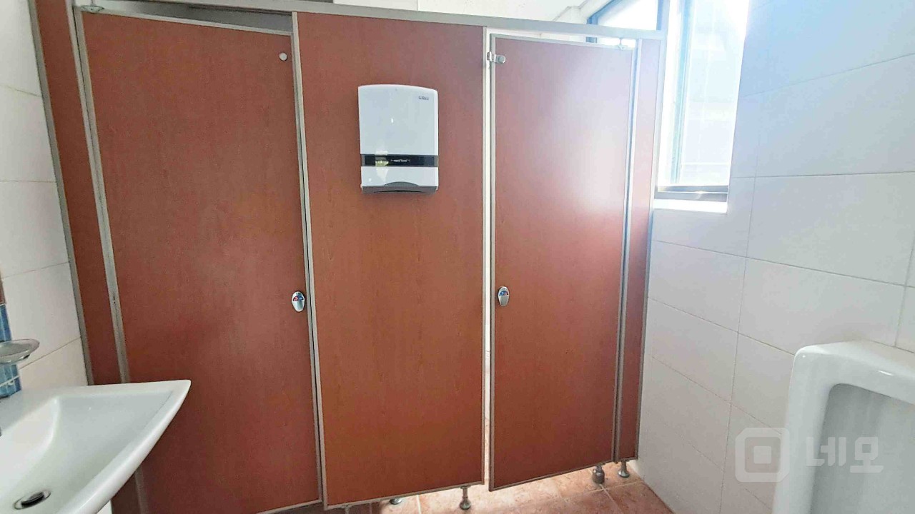 🏙️ [홍대입구역 인근] 합리적 임대료 & 주차 가능! 매물의 7번째 사진