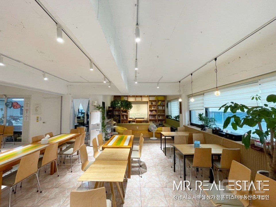 신사역 도보2분 교회 선호 2,3 층 통임대 인테리어 완비 매물의 3번째 사진