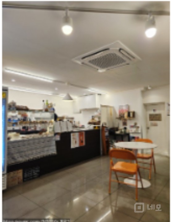 깨끗하고 햇볕잘드는 3면통유리 카페 내놓습니다! 매물의 5번째 사진