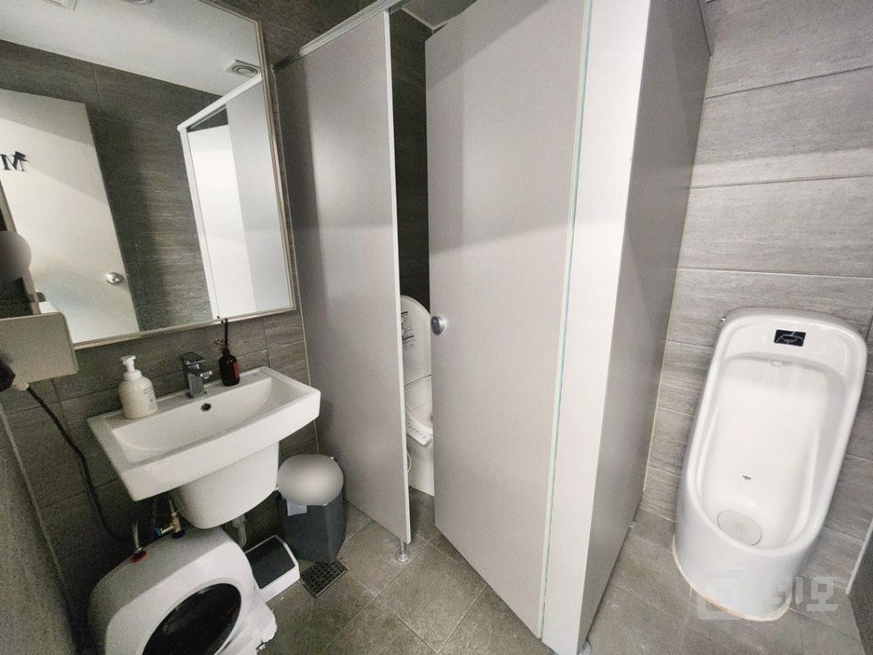 신사역 2분 인테리어 A급 뷰티샵 매물의 10번째 사진