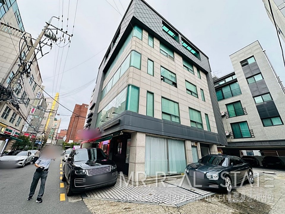 내부인테리어 최상, 바로 사용 가능, 입지조건 최상, 유동인구 많음 매물의 12번째 사진