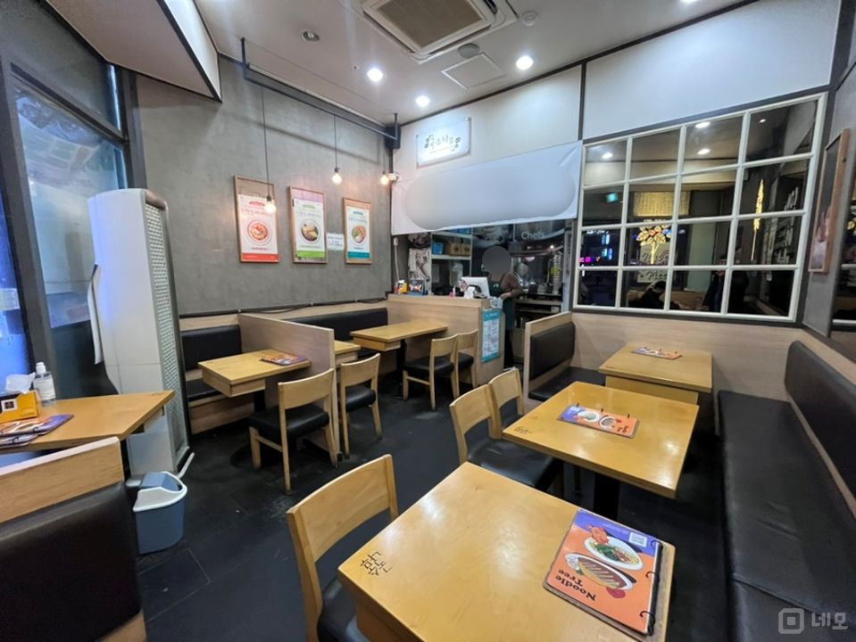 사당동 이수역 초역세권, 대로변 1층 위치, 주방 시설 완비된 국수집 매물의 1번째 사진