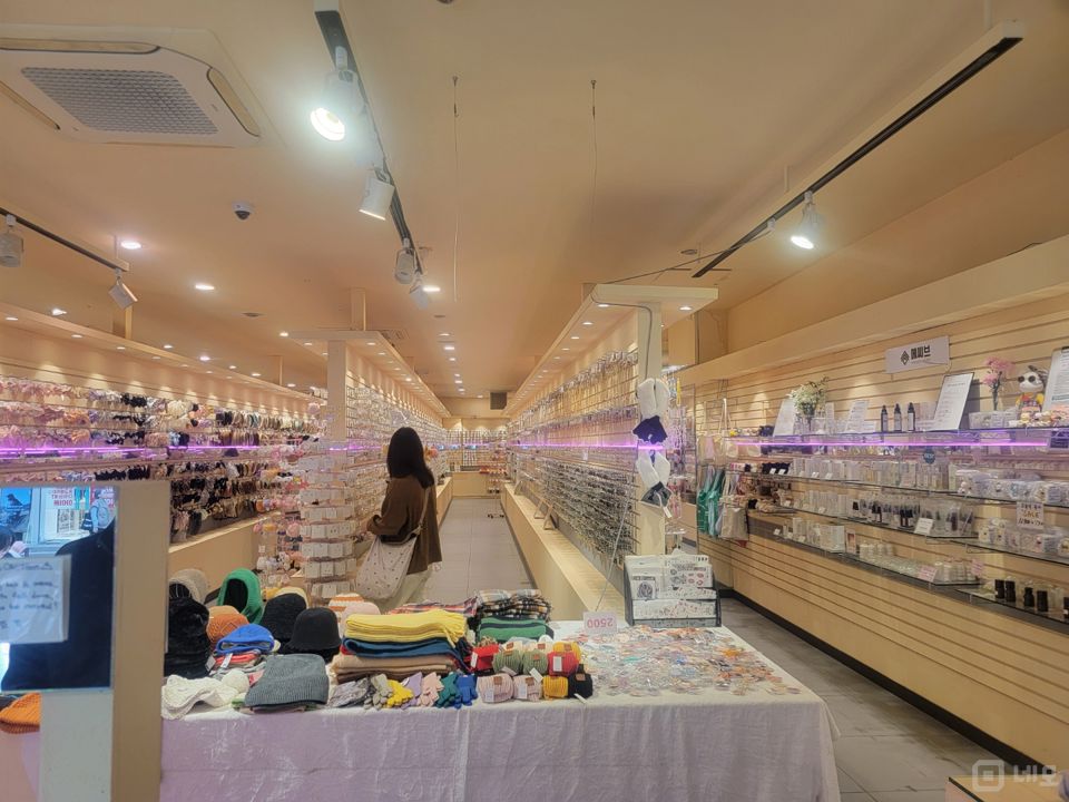 대현동 이대역 역세권, 평수 넓어 활용도 높은 무권리 공실 매물의 4번째 사진