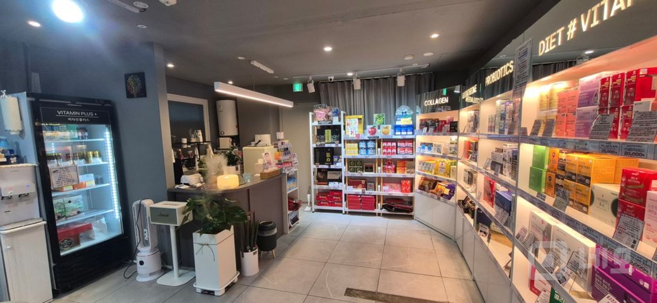 ⭐88병원 동부시장인근 큰대로변 신축급 깔끔한 1층 주차가 협의! 매물의 2번째 사진