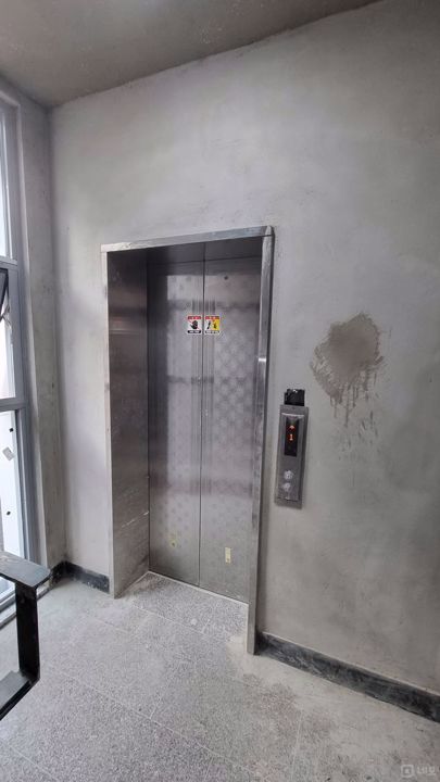 중심 상권, 유동 인구 많은 논현동 공실 매물의 13번째 사진