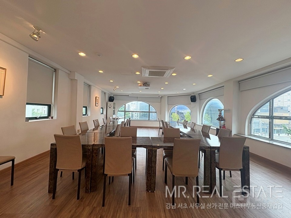 도산공원 대로면 코너 가성비甲 뷰맛집 매물의 3번째 사진