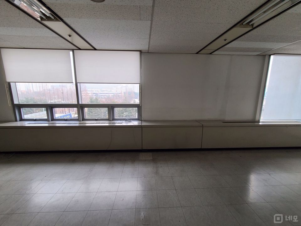 대로변 인근에 위치한, 교통이 좋은 외발산동 사무실 매물의 3번째 사진