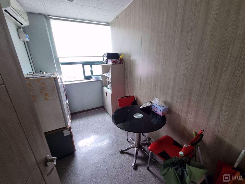 사거리 대로변 코너에 취한 대림동 공실 사무실 매물의 4번째 사진