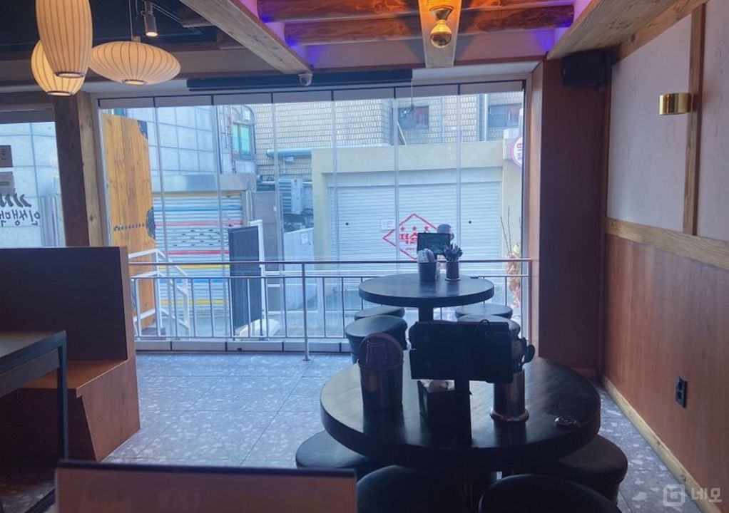 유동 인구 많은, 노량진역 앞 먹자골목에 위치한 1층 호프집 매물의 5번째 사진