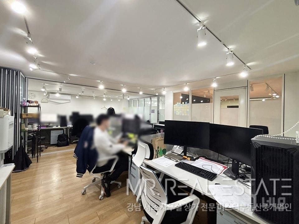 가로수길.인테리어ACE.가성비굳.폴딩도어.화이트톤 매물의 10번째 사진