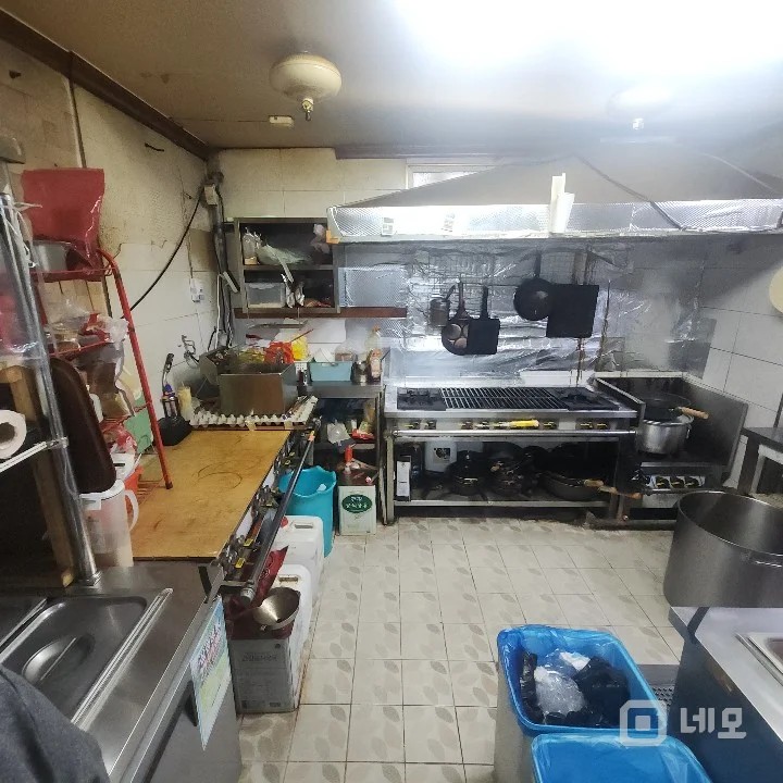 단독주택을 2,3층으로 개량한 고기및 일반식당 매물의 12번째 사진