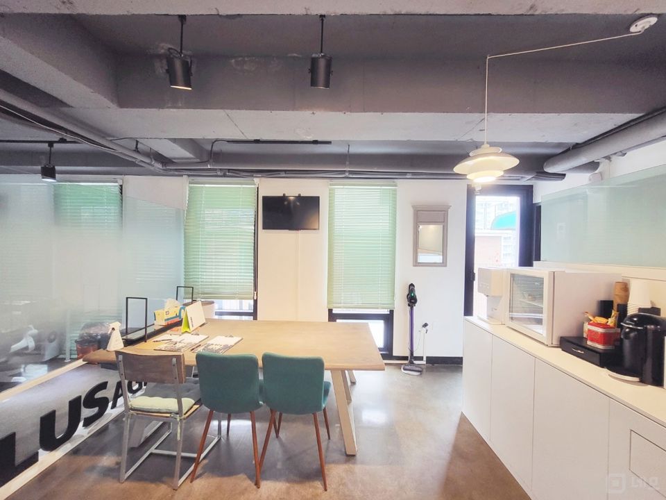 강남구청역 가까운 특급 인테리어 디자인 사무공간 테라스는 덤 매물의 13번째 사진