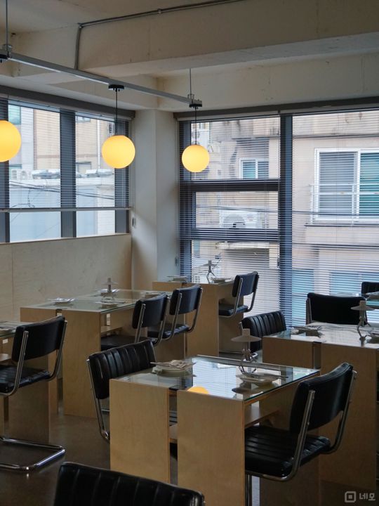 시설집기포함, 최상급 인테리어 완비된 서교동 루프탑바 매물의 1번째 사진