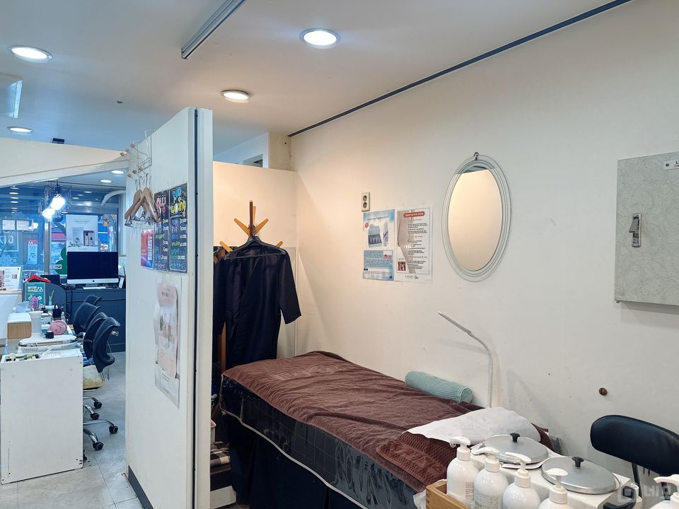 부천 중동역 인근 1층 상가 네일샵 임대 매물의 5번째 사진