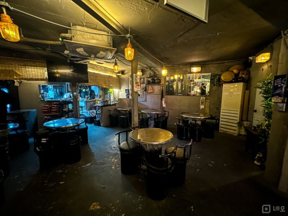 서교동 번화가에 위치한 실내포차 매물의 3번째 사진