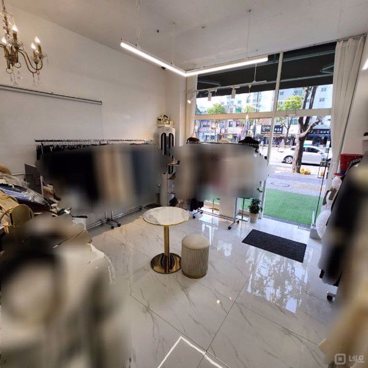 부평역 인근, 대로변 위치, 인테리어 완비된 1층 의류판매점 매물의 1번째 사진