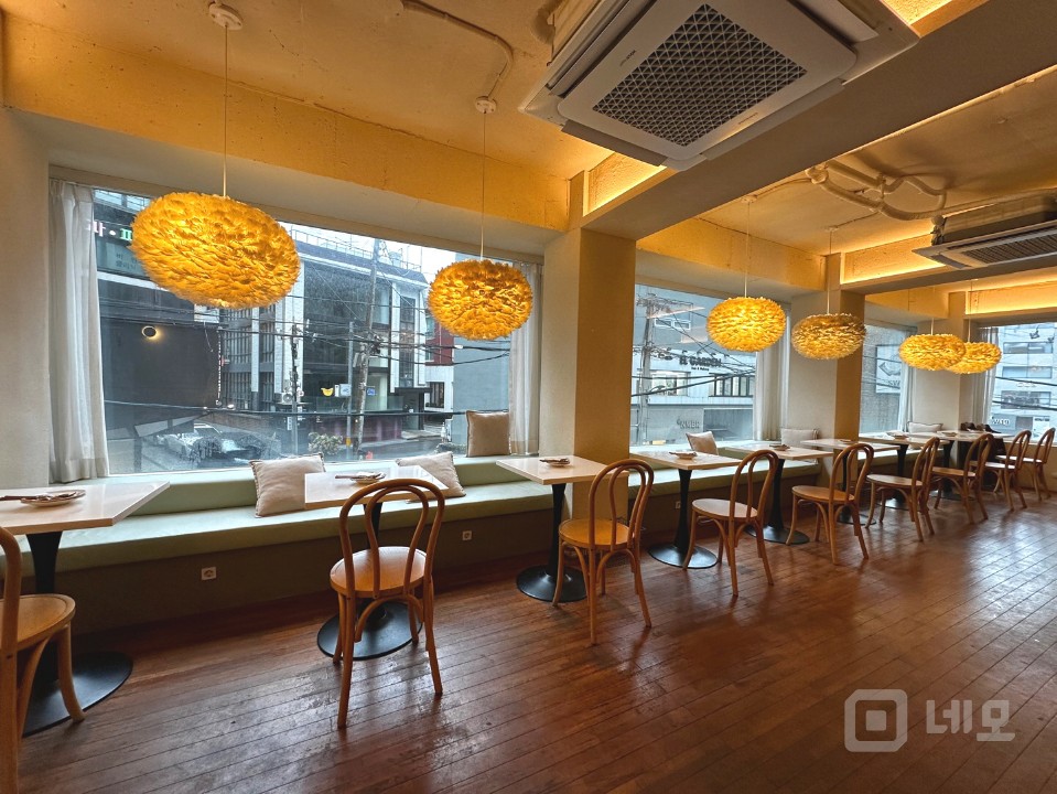 🧡신사동 가로수길 이면 S급 인테리어 양식집 양도양수🧡 매물의 6번째 사진