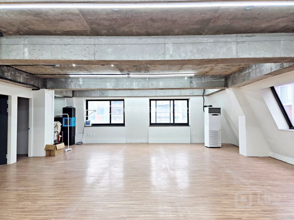 RISE 상수역합정역 인근 가성비좋은 사무실 매물의 5번째 사진