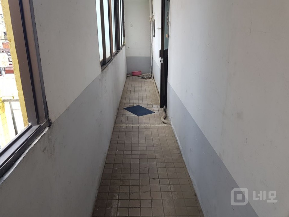 역세권내부칸막이 월세저렴 통베란다주차가능법인및개인사무실로 강추 매물의 14번째 사진