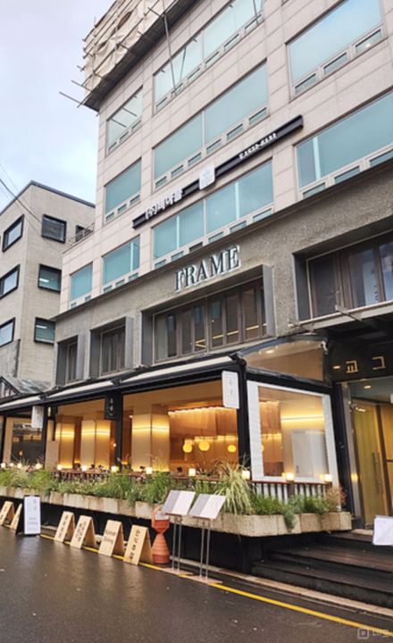 유동 인구 많은,  신사동 가로수길 2층 음식점 매물의 6번째 사진