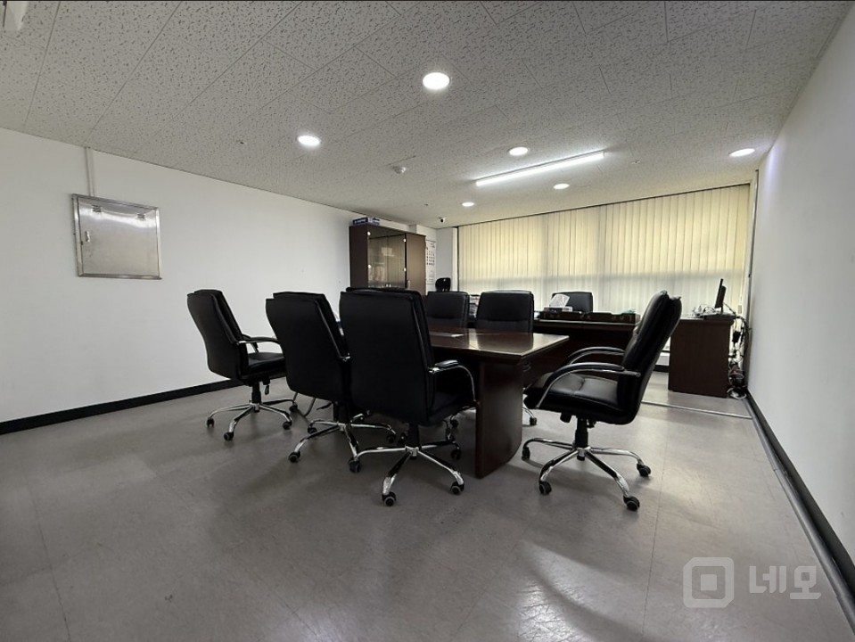 무권리. 대로변 깔끔한 사무실 내부화장실 주차 엘베0(실38평) 매물의 5번째 사진