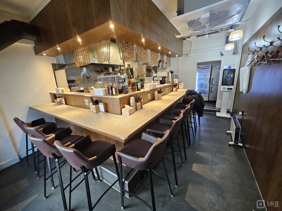 깔끔한 인테리어 완비된 상봉동 1층 음식점 매물의 1번째 사진