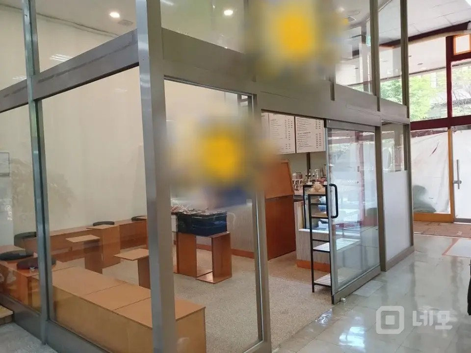 여의도 메인상권 건물1층 출입구 개인카페 매물의 6번째 사진