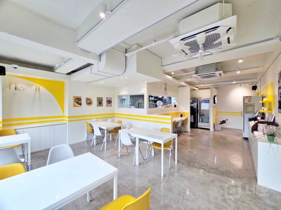 GATE 망원동 망리단길 메인 중심 신축급 건물 2.5층 상가 매물의 3번째 사진