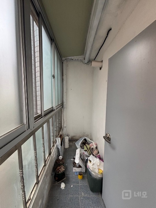 무권리 상수 로렌스길 엔틱 깔끔한 인테리어 완비된 2층 상가  매물의 9번째 사진