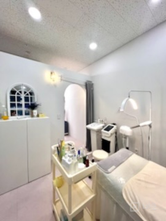 뷰티샵 시설 완비 노출도 최강 2층 상가 매물의 2번째 사진