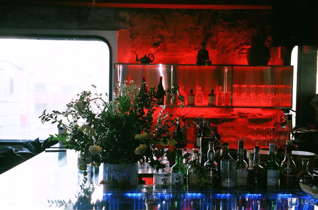 을지로3가역 초역세권, 트렌디한 인테리어, SNS 핫플레이스인 와인바 매물의 2번째 사진