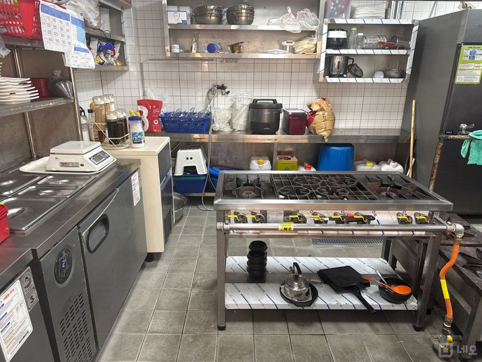온천동 내•외부 깔끔한 식당 매물의 4번째 사진