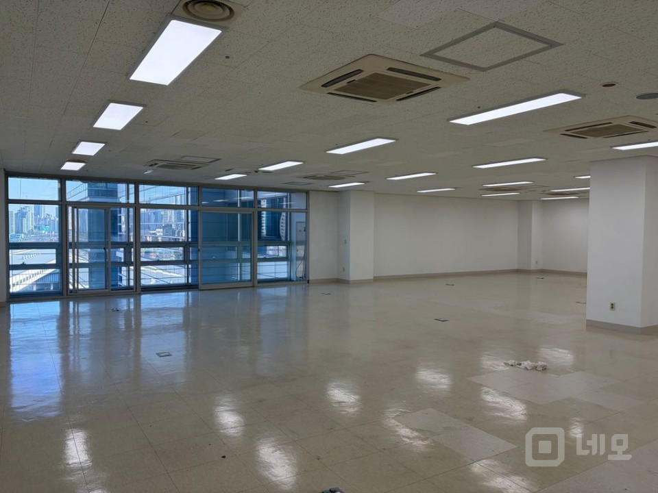 DMC첨단산업센터 422호 (DMC지원시설) 매물의 1번째 사진