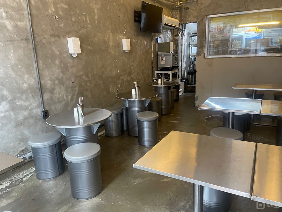 능동 군자역 역세권, 깔끔한 인테리어, 입소문 듣고 찾아오는 닭꼬치집 매물의 1번째 사진