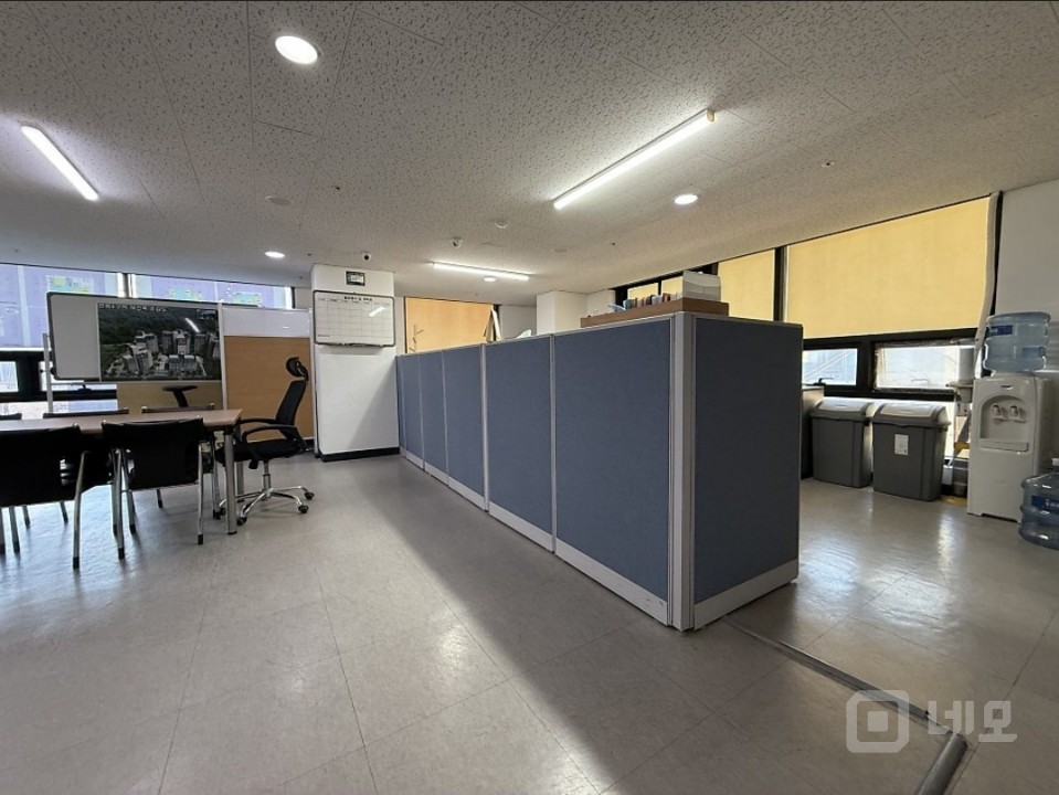 무권리. 대로변 깔끔한 사무실 내부화장실 주차 엘베0(실38평) 매물의 2번째 사진
