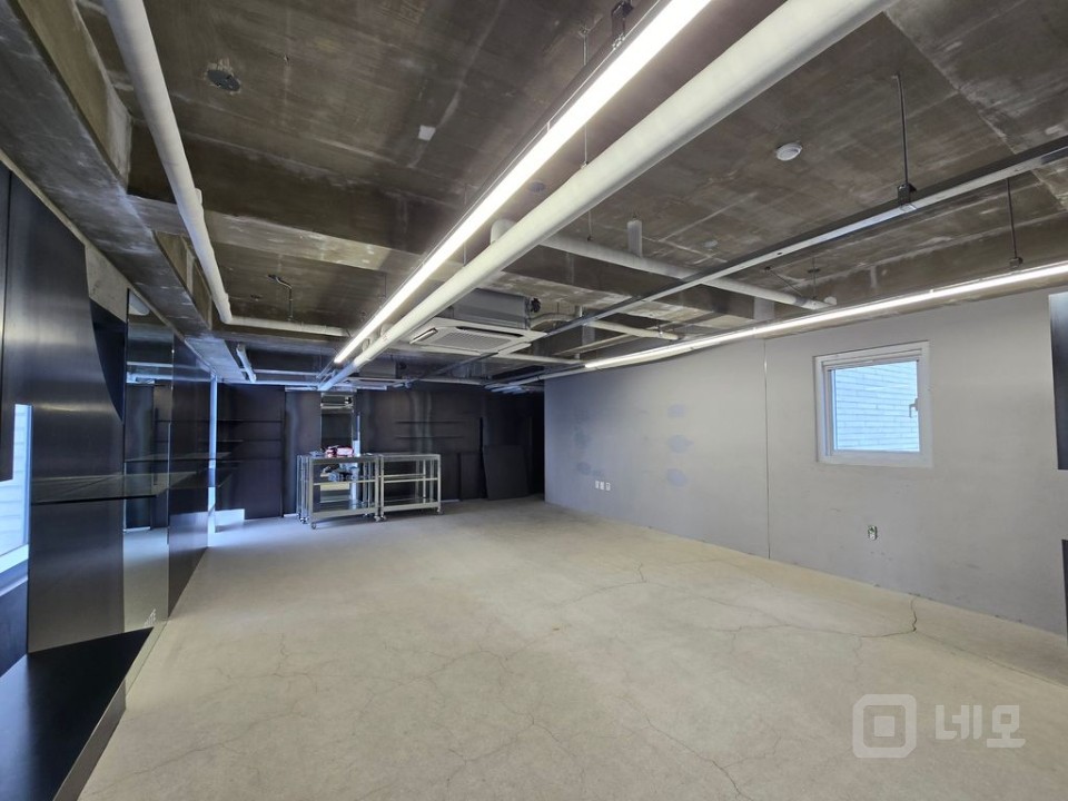신축 노출천정 깨끗한 사무실 매물의 9번째 사진