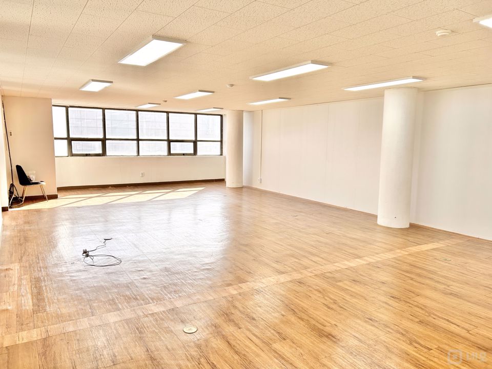 # 대로변/ 실 40평/ 엘리베이터/ 1층 관리실/ 중앙난방 매물의 5번째 사진