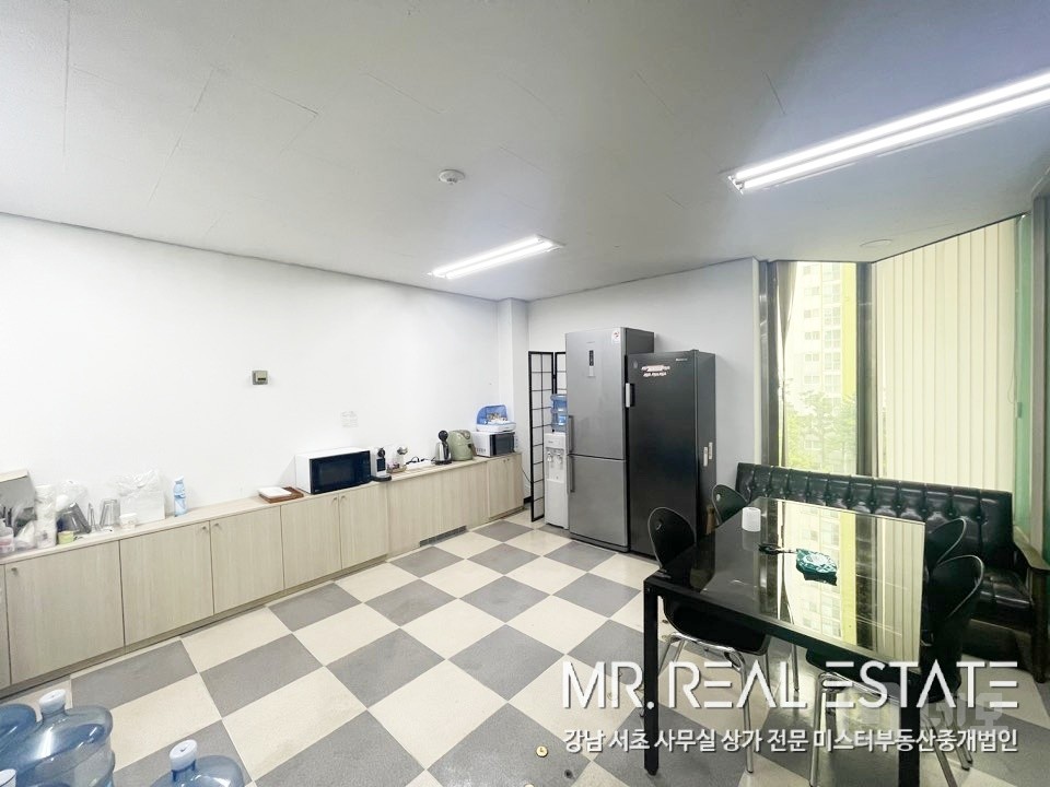역삼동 대로변 인테리어 가성비 좋은 사무실 사진있음 매물의 7번째 사진