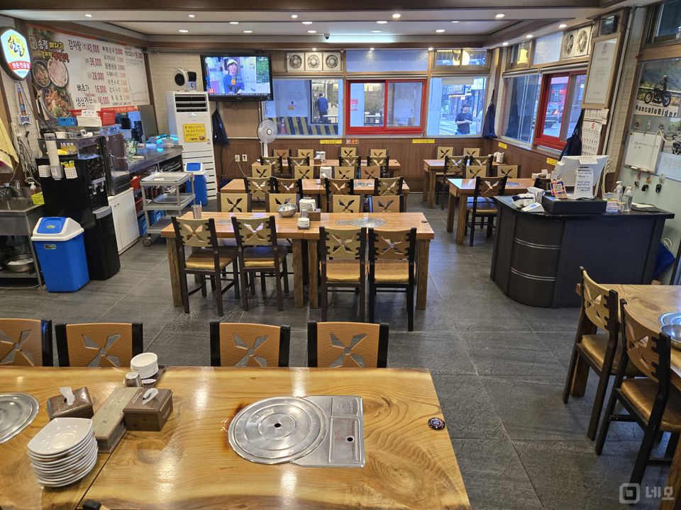 동네에서 맛있다고 소문난 감자탕집 내놓습니다~~ 매물의 1번째 사진