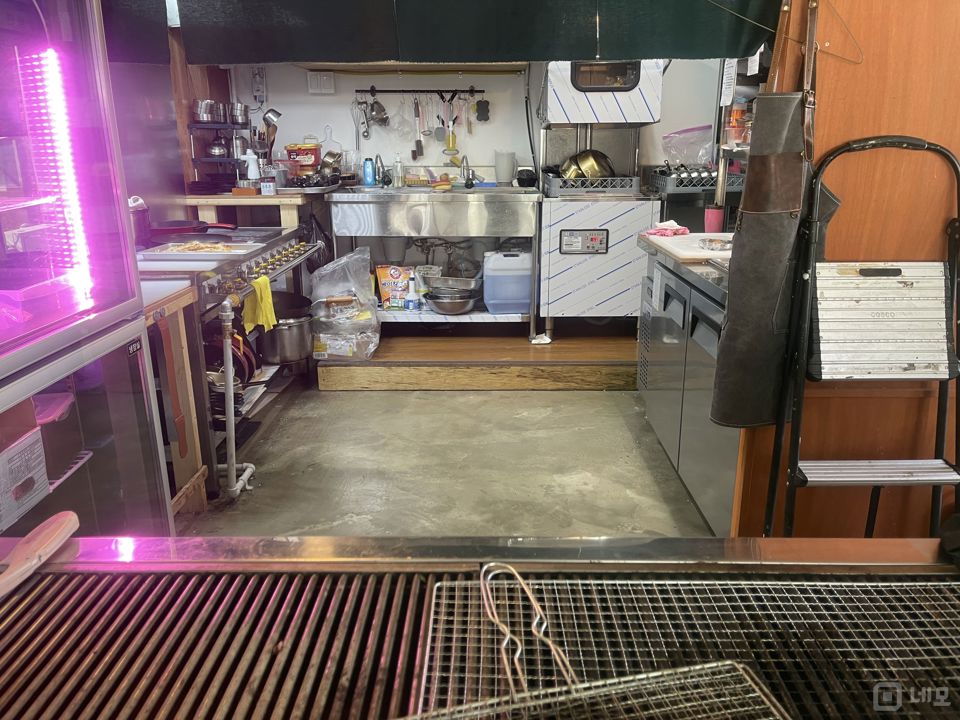 합정역 도보8분 세련된 매장의 고깃집 매물의 3번째 사진