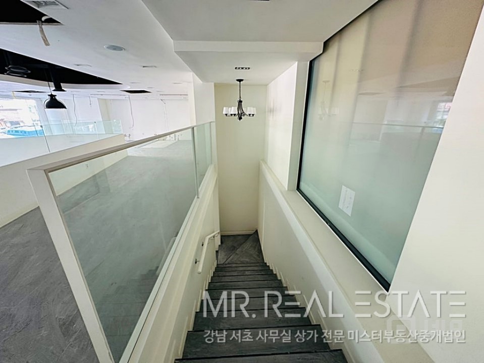 1층 대로변상가.층고4m이상.복층.노출최상.권리무 매물의 5번째 사진