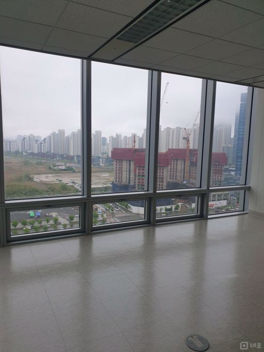 국제업무지구역 초역세권, 즉시입주 가능한 사무실 임대 매물의 4번째 사진