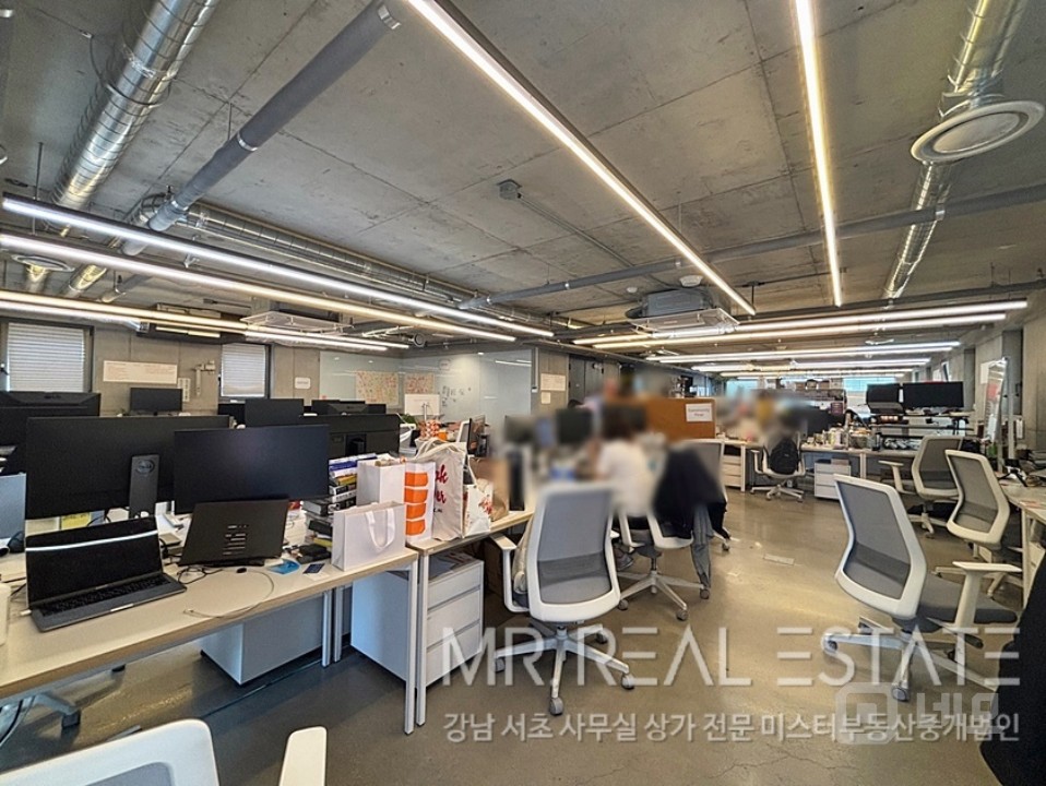 강남역코앞.초역세권.인테리어ACE사무실.무료1대.뷰맛집 매물의 9번째 사진