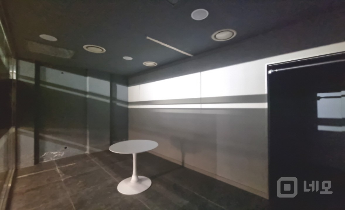 귀한 기둥없는구조/층고높은 지하1층 매물의 3번째 사진