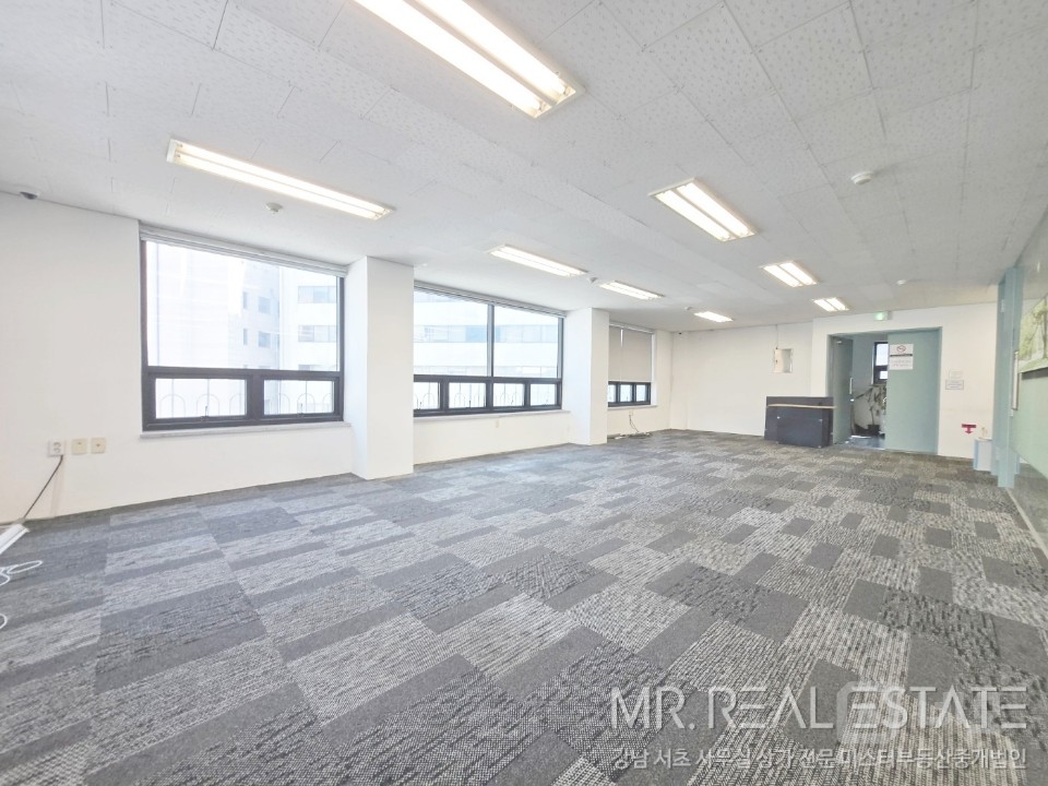 역삼동ACE.유리룸2.탕비有.주차1대.엘베有 매물의 7번째 사진