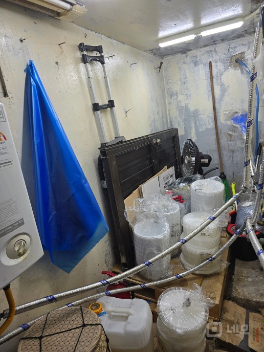 주거 지역에 위치해 있어서 단골 주민 잠재 고객님들이 많습니다 매물의 5번째 사진